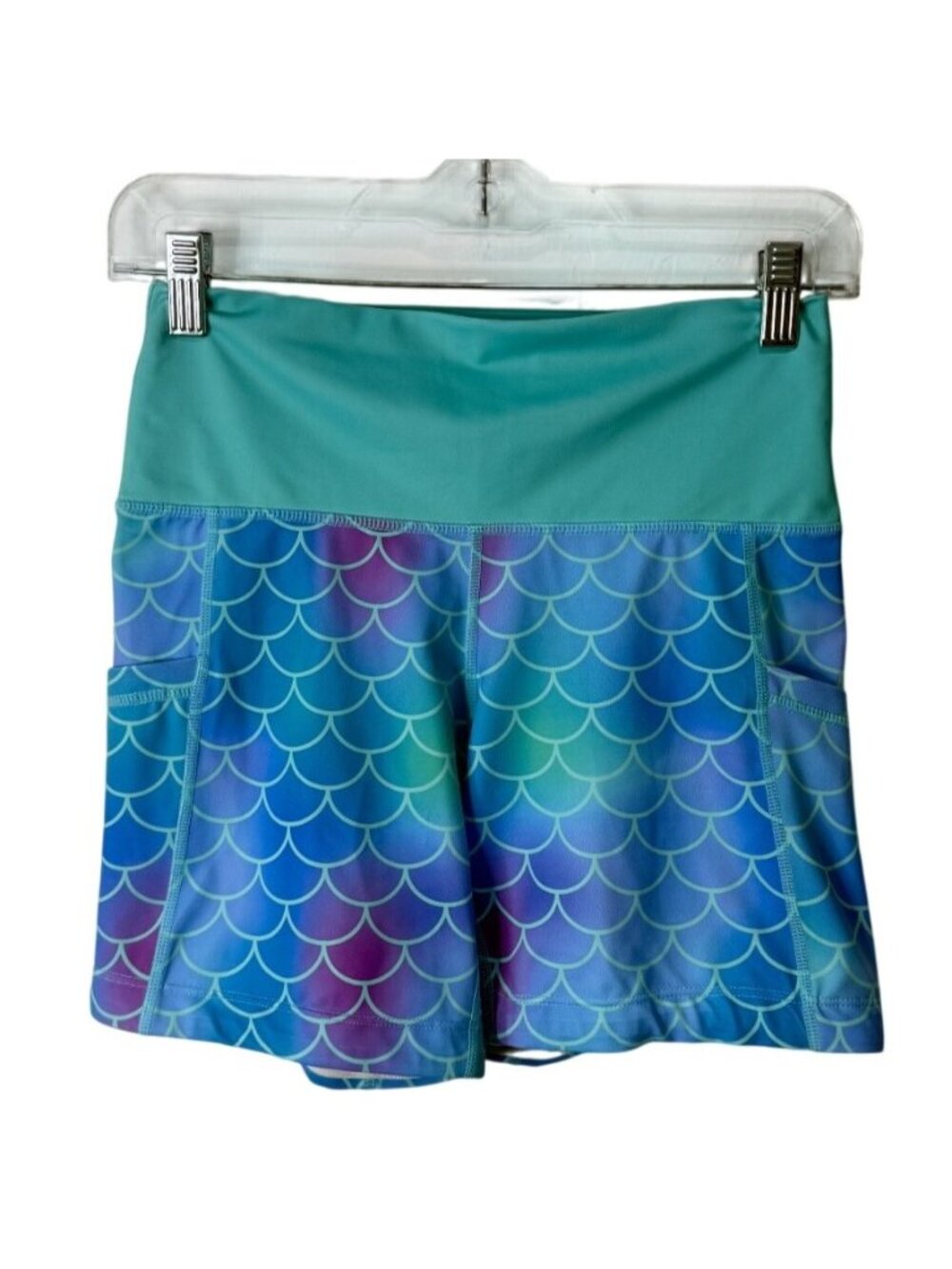 CVG Constantly Varied Gear Women Size S Shorts 5" Mermaid Scale Athletic Blue